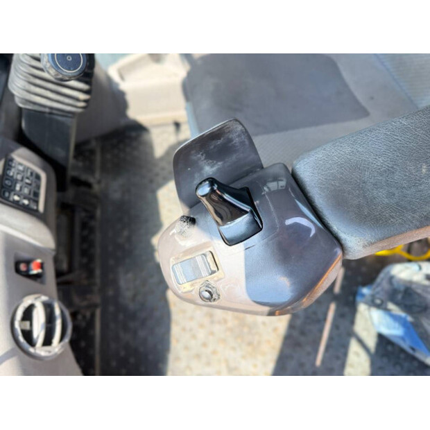 2016 فولفو L250H-48287904