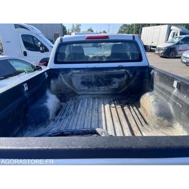 Isuzu D-MAX-48298118
