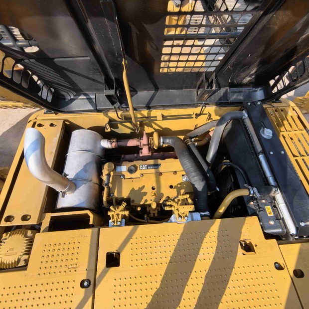 2025 Caterpillar 323D2L-48317033