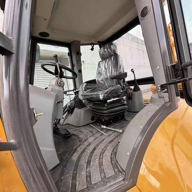 2025 Caterpillar 430F2-48319769