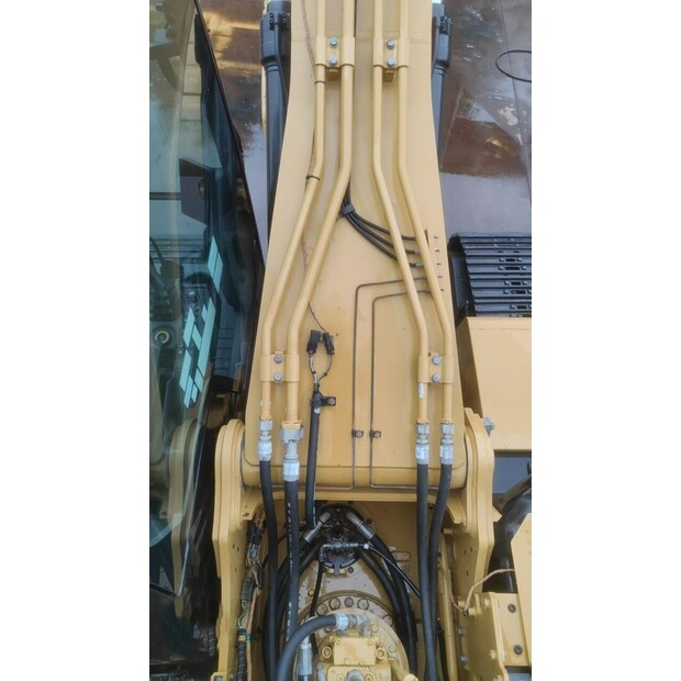 2020 كاتربيلر 323GC-48319872