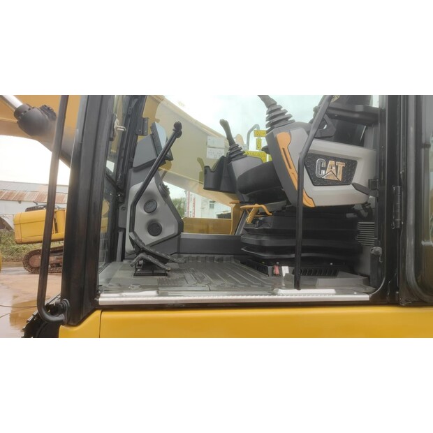 2020 كاتربيلر 323GC-48319880