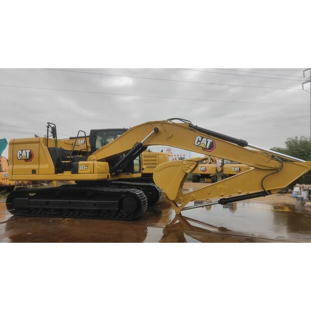 2020 كاتربيلر 323GC-48319882