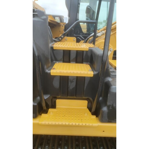 2020 كاتربيلر 323GC-48319893