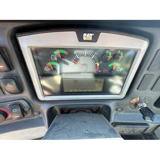2019 Caterpillar 725C2-48320219