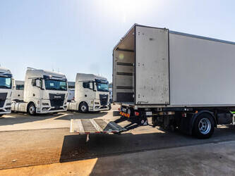 2016-renault-d-320-1469923-48320441