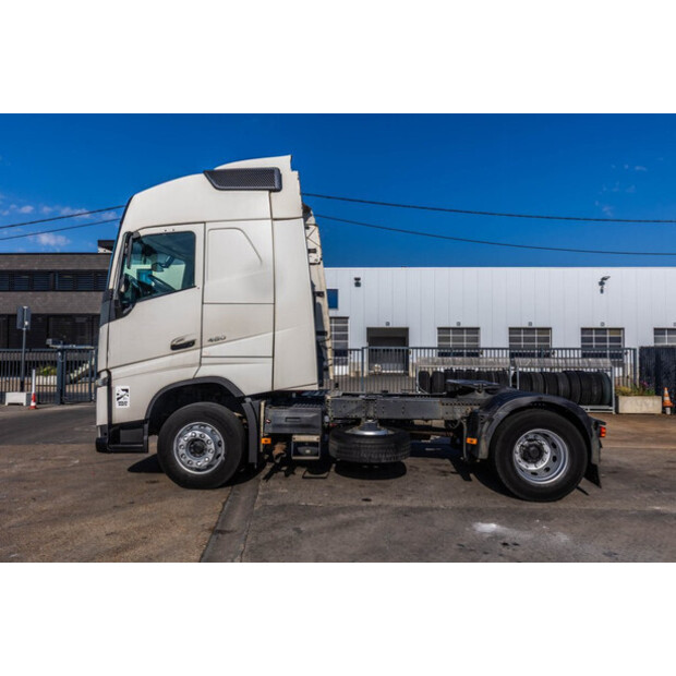 2018 فولفو FH4 460-48323653