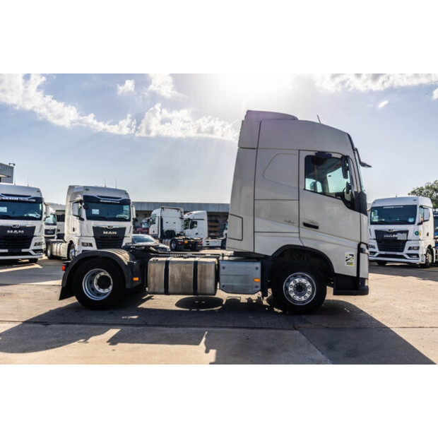 2018 فولفو FH4 460-48323657
