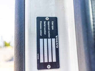 2018-volvo-fh4-460-48323675