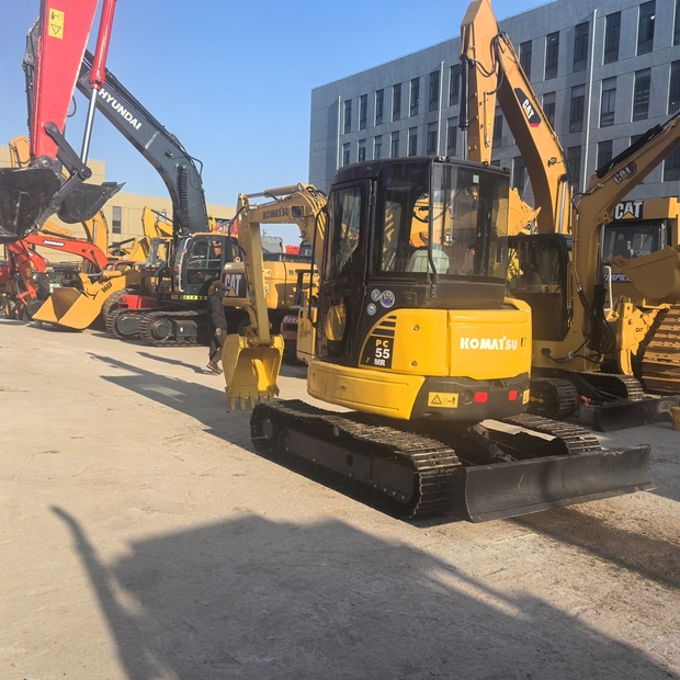 2025 Komatsu PC55MR-48335143