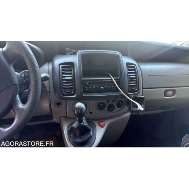 2014 Renault Traffic-48337632