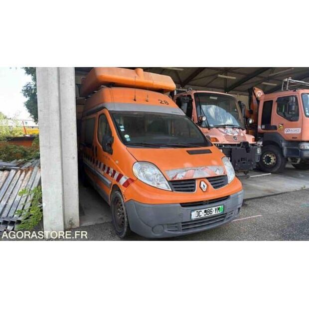 2014 Renault Traffic-48337643
