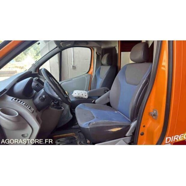 2014 Renault Traffic-48337651