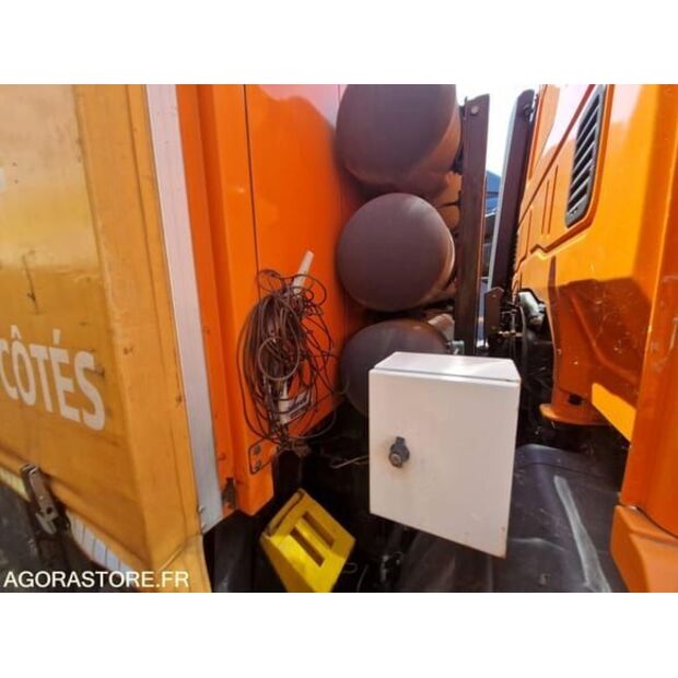 Iveco AD190S-48338130