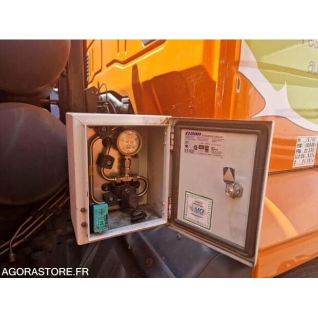 Iveco AD190S-48338132