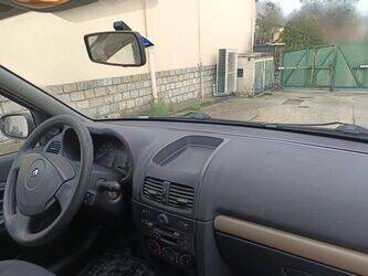 renault-clio-1470222-48339308
