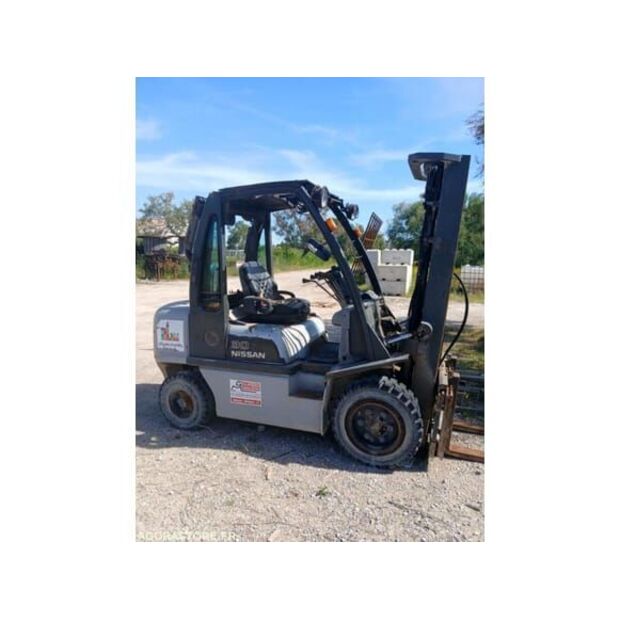 NISSAN YG1D2A32Q-48339566