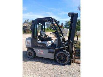 nissan-yg1d2a32q-48339566