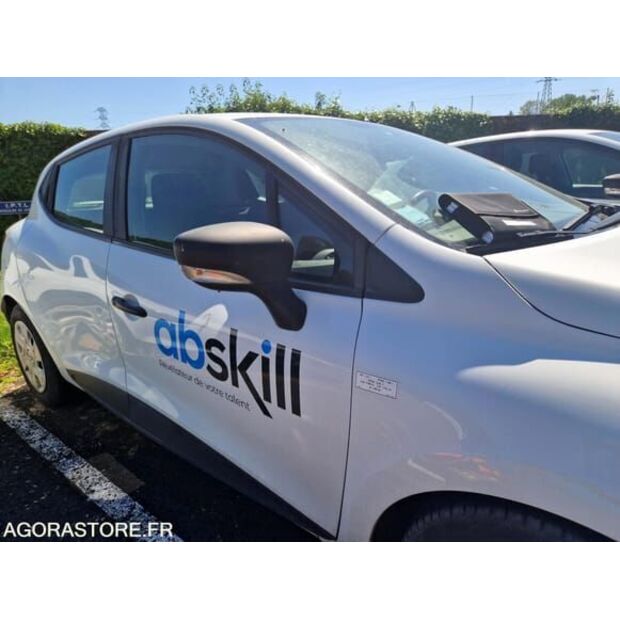 Renault Clio-48339880