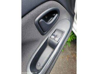 2004-renault-clio-1470245-48340117