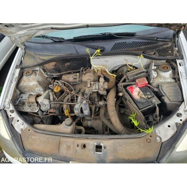 2004 Renault Clio-48340122