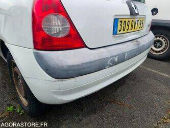 2004-renault-clio-1470245-48340140