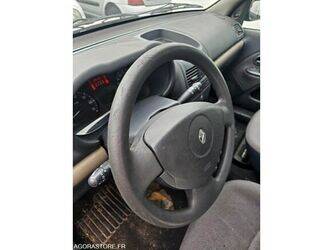 2004-renault-clio-1470245-48340151
