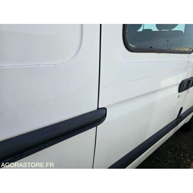 Renault Master-48340479