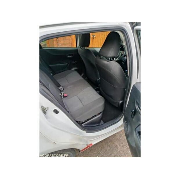 تويوتا Yaris-48340994