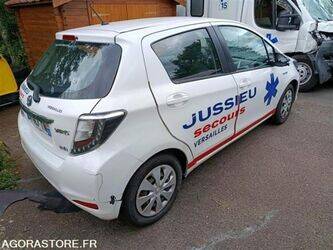 toyota-yaris-1470263-48340995