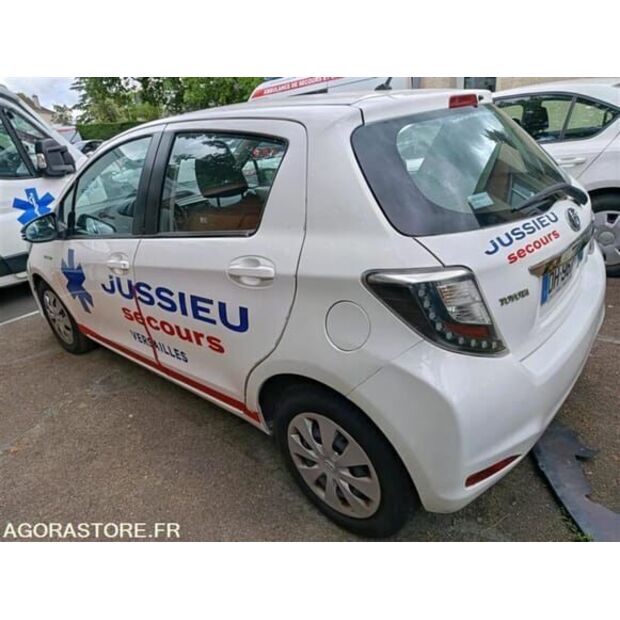 تويوتا Yaris-48340998