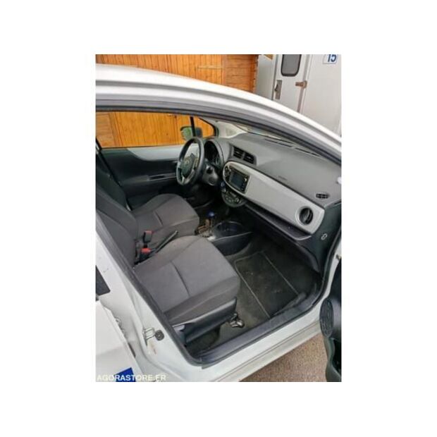 تويوتا Yaris-48341001