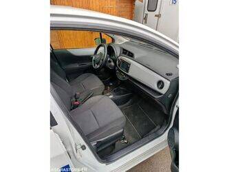 toyota-yaris-1470263-48341001