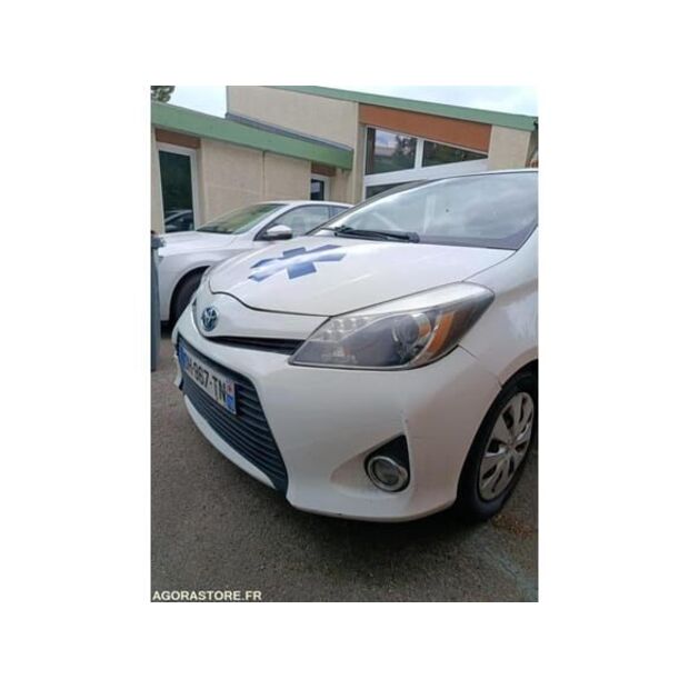 تويوتا Yaris-48341003