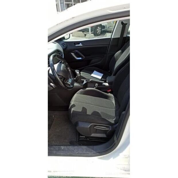 2017 Peugeot 308-48341449