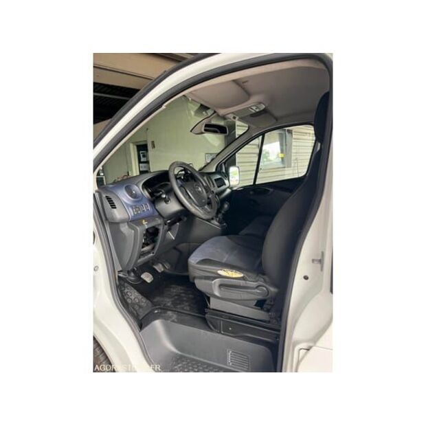Opel Vivaro-48341817