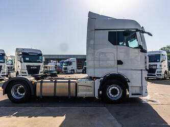 2020-man-tgx-18-470-1470340-48347265