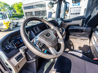 2020-man-tgx-18-470-1470340-48347275