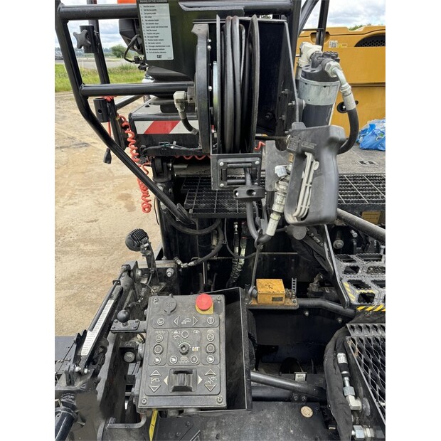 2023 Caterpillar AP555F-48347896