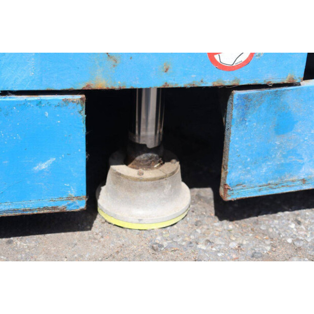 2007 Genie GS-3232-48348308