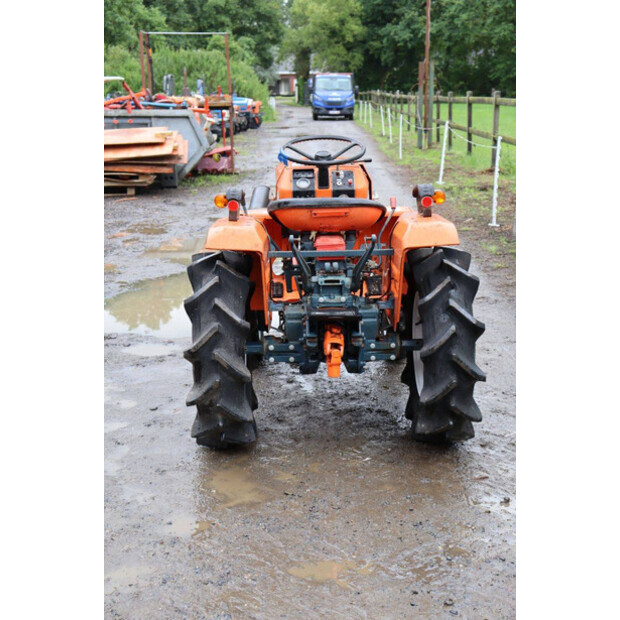 KUBOTA B1402DT-48348770