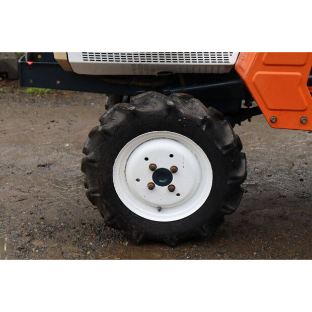 KUBOTA B1402DT-48348779