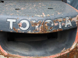 2014-toyota-02-8fdjf35-1470413-48349776