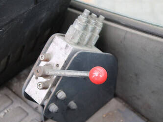 2014-toyota-02-8fdjf35-1470413-48349790