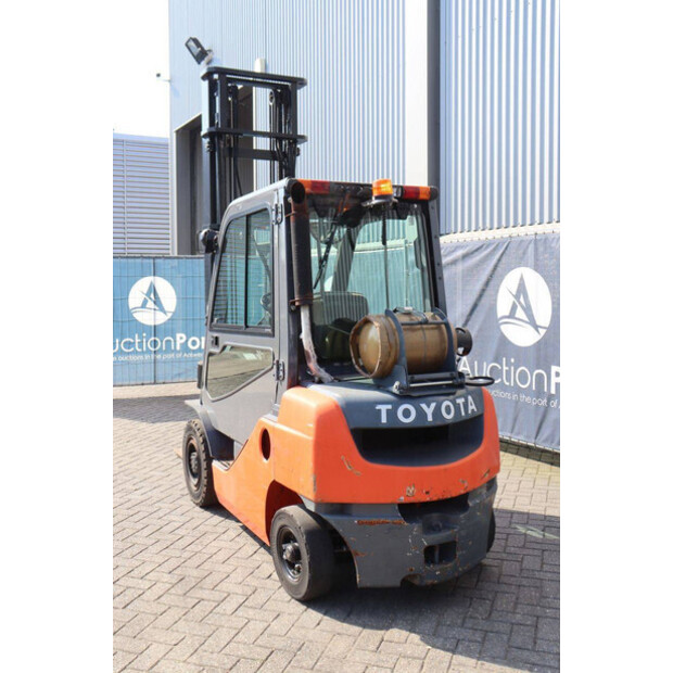 2012 Toyota 028FGF25-48350506