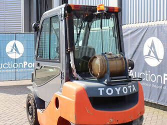 2012-toyota-028fgf25-48350506