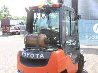 2012-toyota-028fgf25-48350508