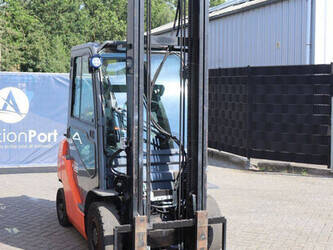 2012-toyota-028fgf25-48350509