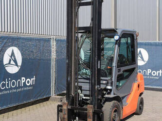 2012-toyota-028fgf25-48350511