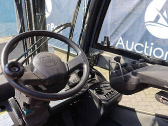 2012-toyota-028fgf25-48350523